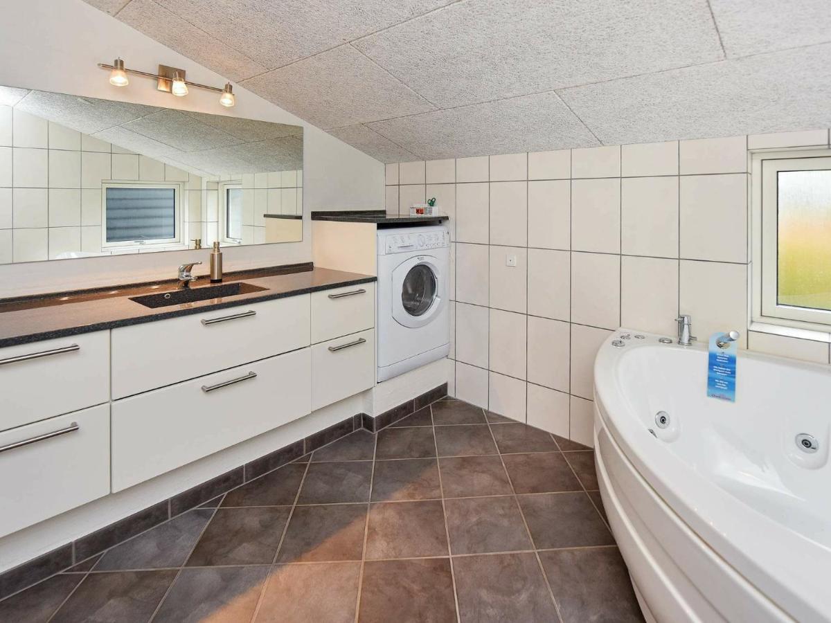 Luxurious Holiday Home In Hovborg With A Scenic View Luaran gambar