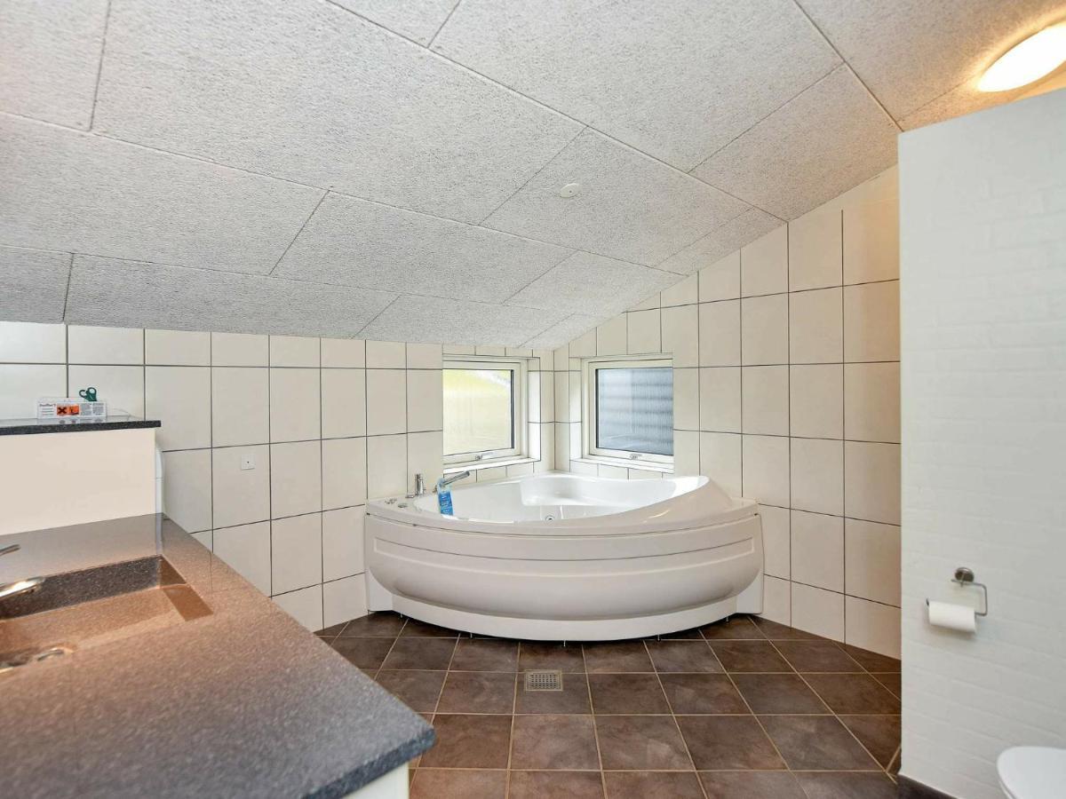 Luxurious Holiday Home In Hovborg With A Scenic View Luaran gambar